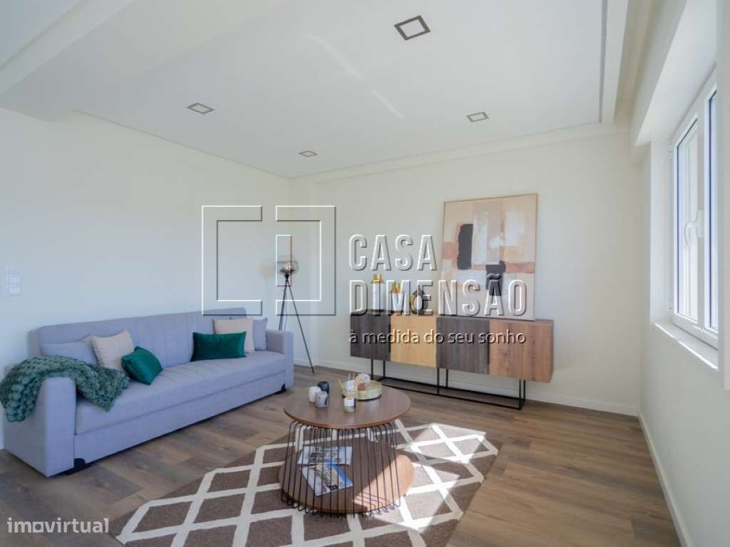 Apartamento T3 com Varanda em Benfica - Totalmente Mobilado e Pront...-16