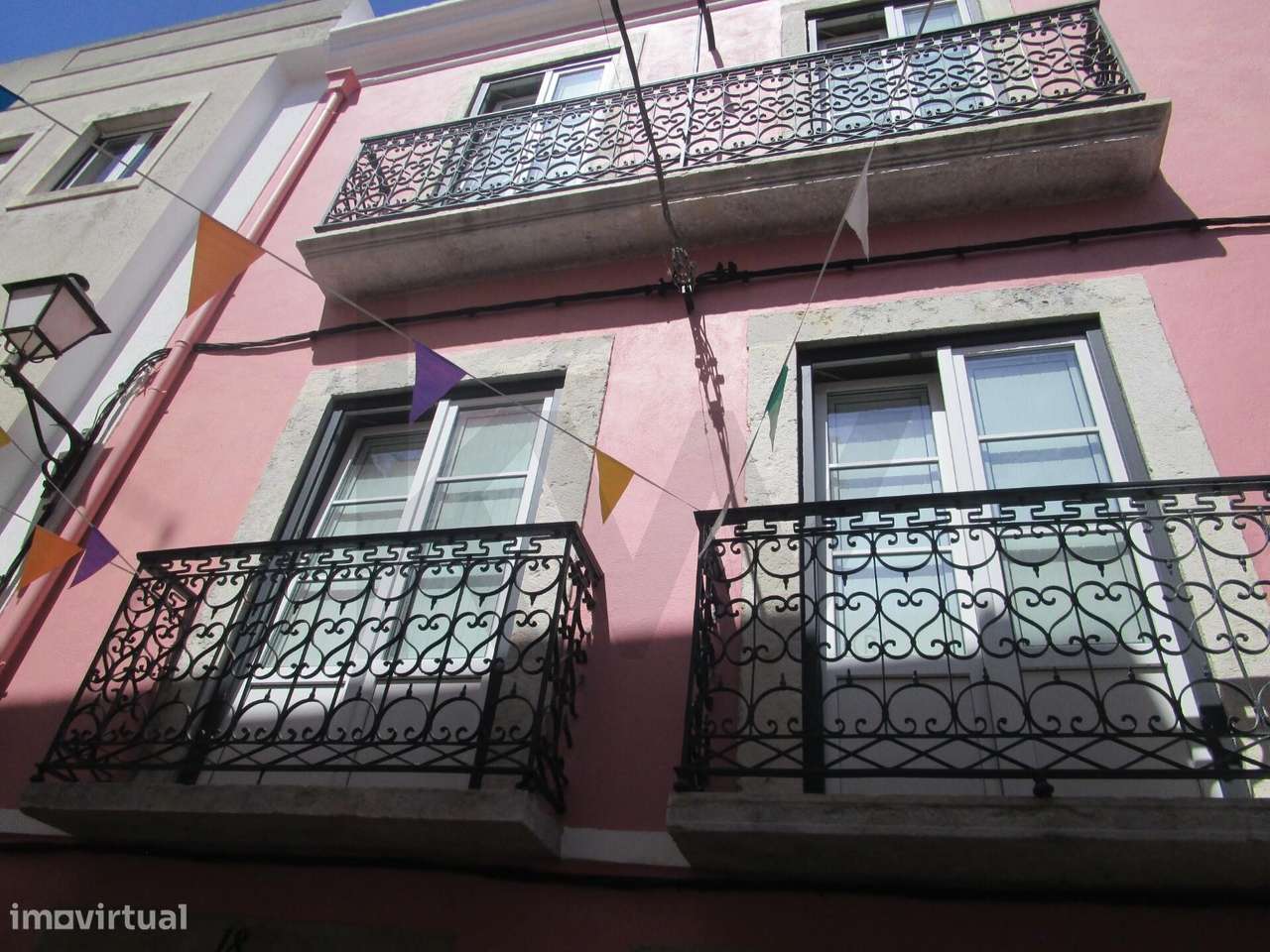 Prédio 3 pisos  Centro Histórico de Setúbal totalmente reabilitado - Grande imagem: 2/60