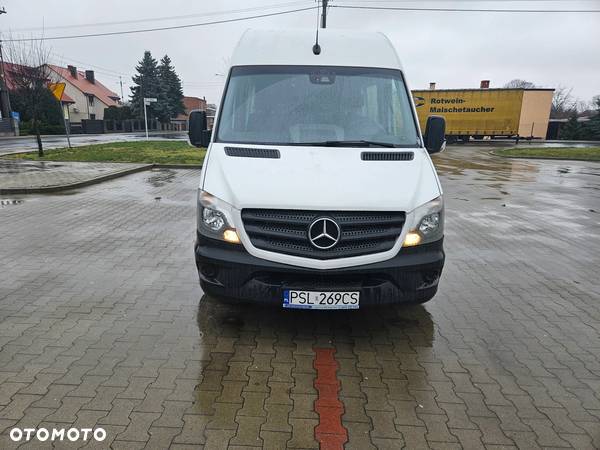 Mercedes-Benz Sprinter - 2