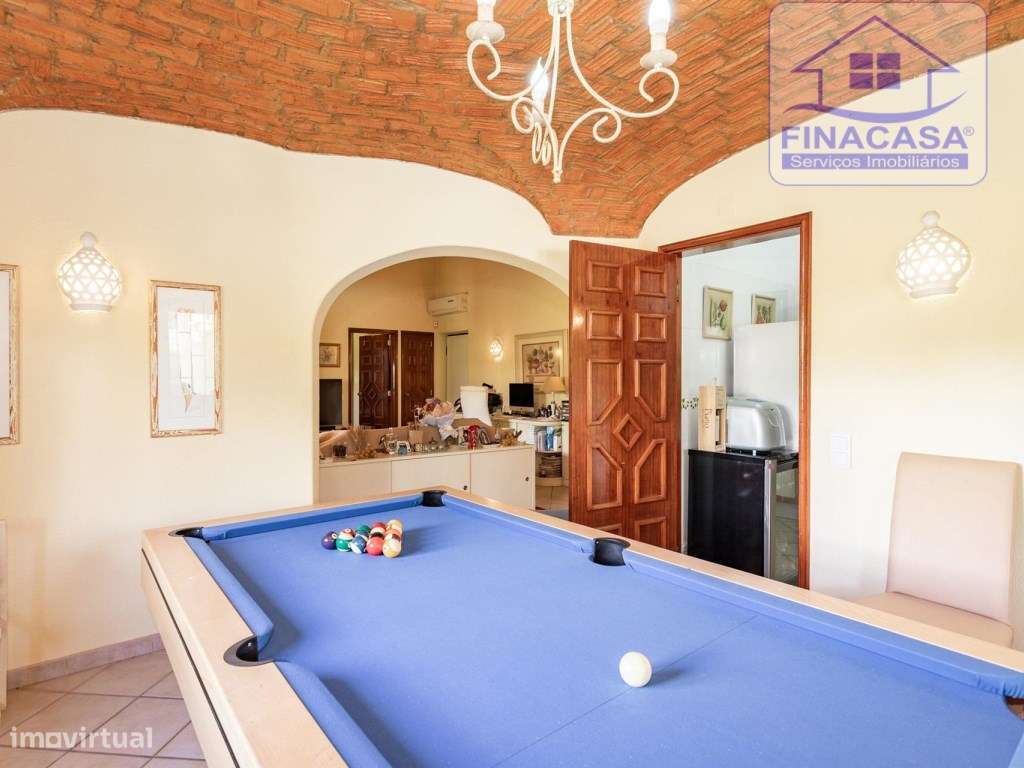 Moradia V3 toda térrea isolada com piscina,jardim e garagem - Vilam...-27