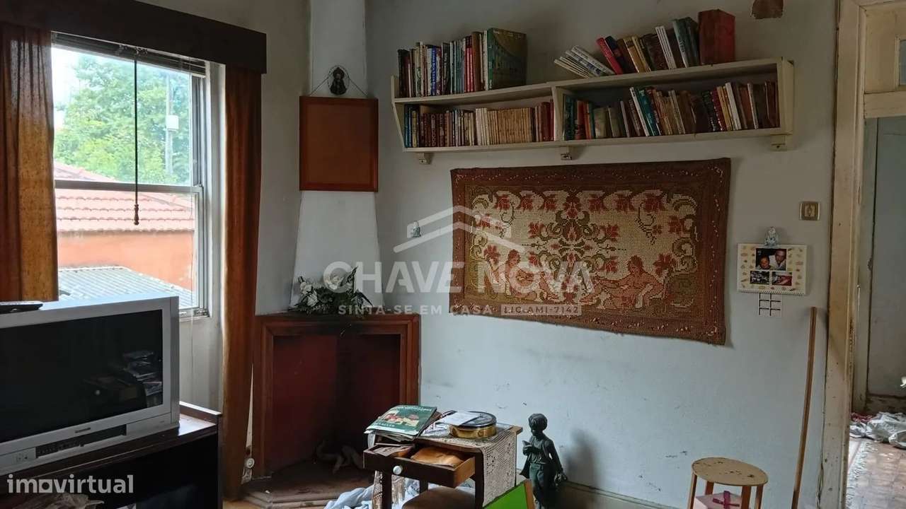 Moradia Isolada p/Recuperar em Valadares-10