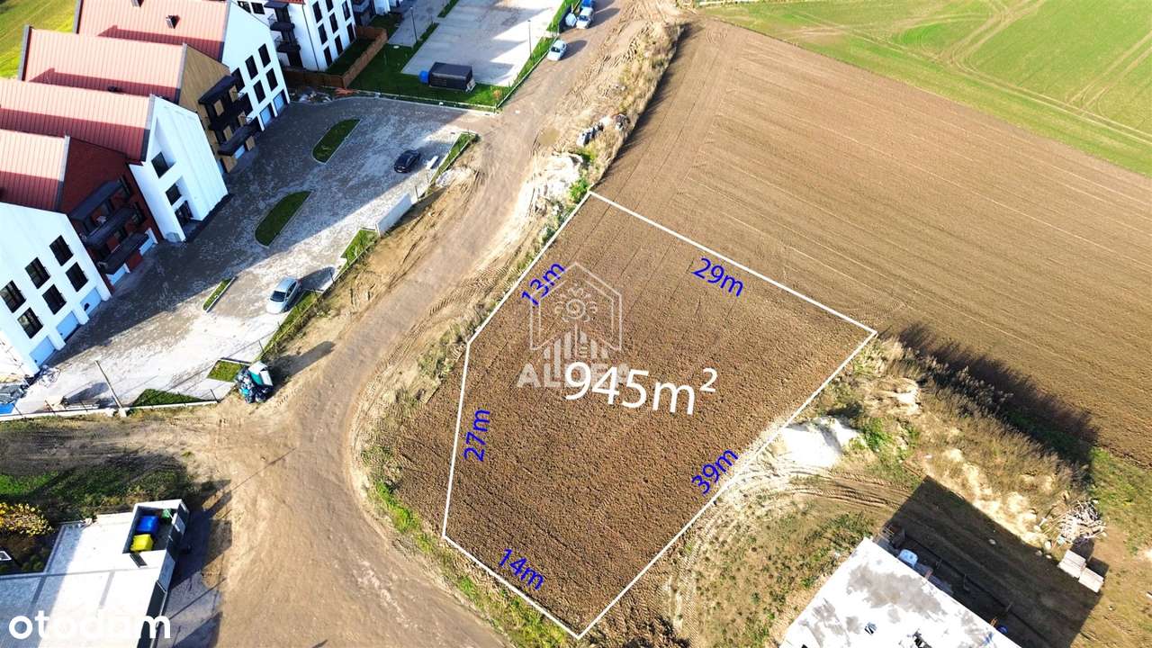 Parcela wśród nowoczesnej zabudowy-3