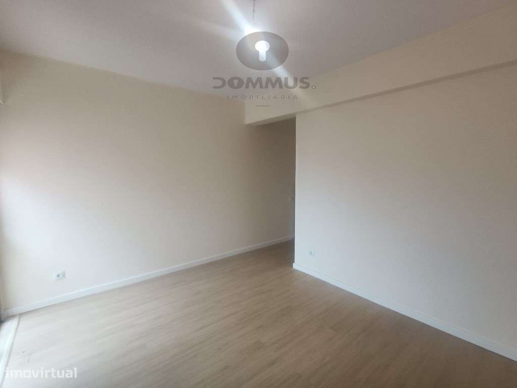 Apartamento T2 C/ algumas melhorias na Tapada das Merces-16