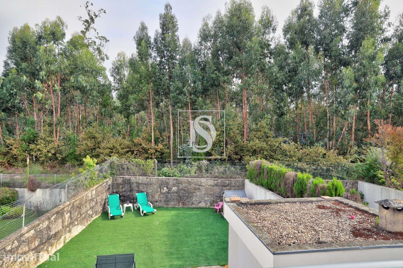 Moradia T3 com espaço exterior e garagem - Nogueira - Maia-30