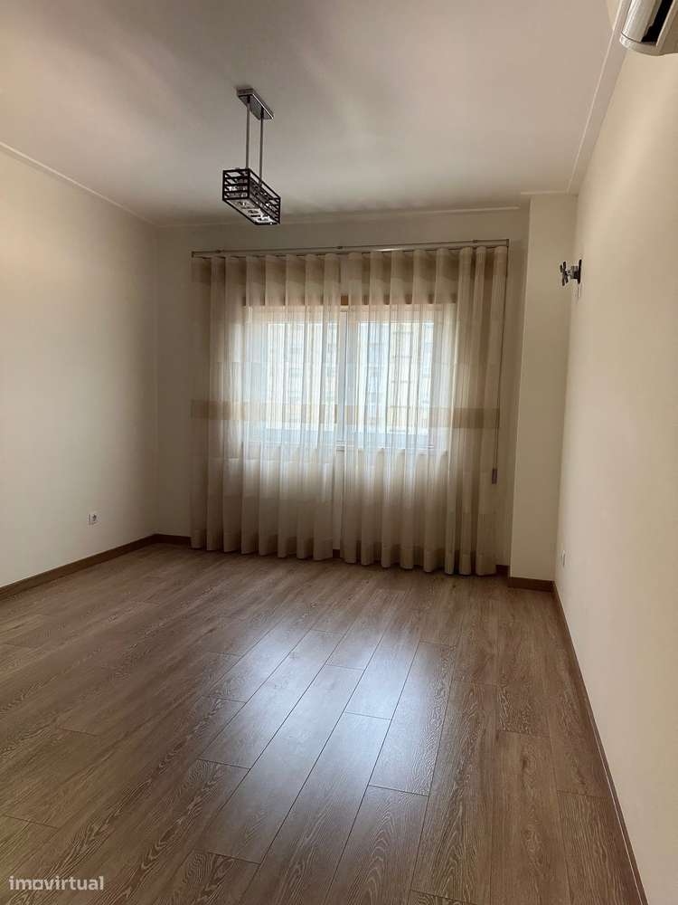 Apartamento T3 com parqueamento / Lavradio - Grande imagem: 4/32