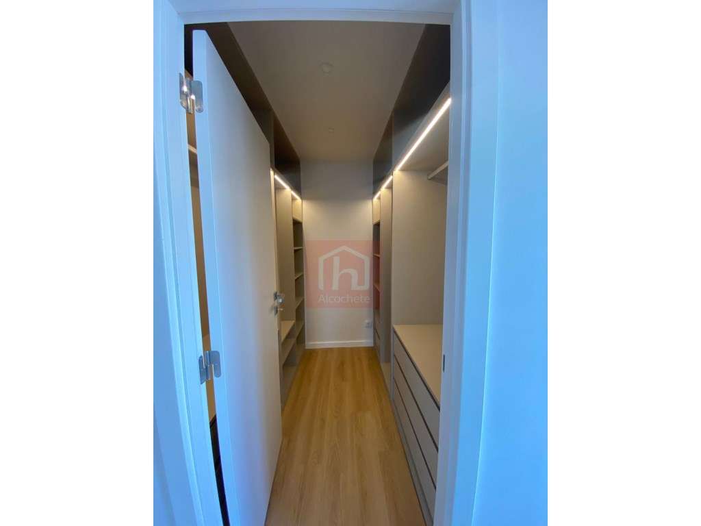 Apartamento duplex T2+2 com terraço no centro histórico Alcochete-10