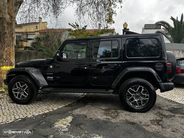 Jeep Wrangler - 1