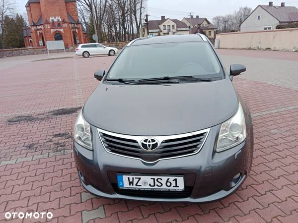 Toyota Avensis - 6