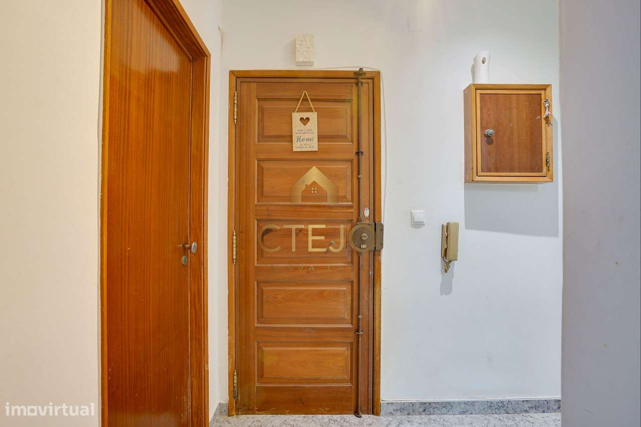 Apartamento T2  com varanda e arrecadação em Vale de Figueira , São Jo-13