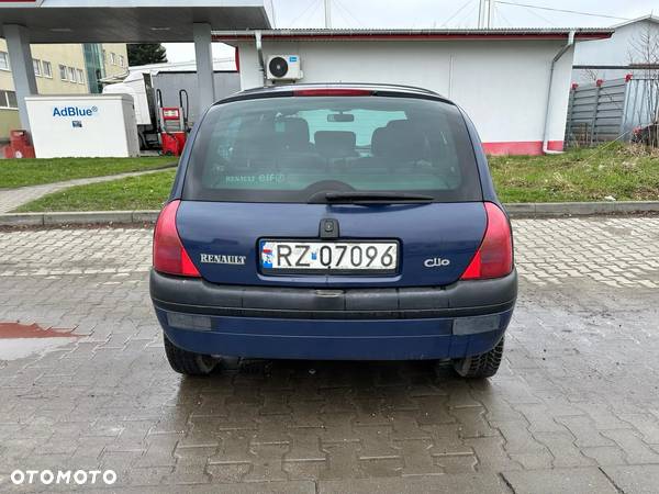 Renault Clio - 2