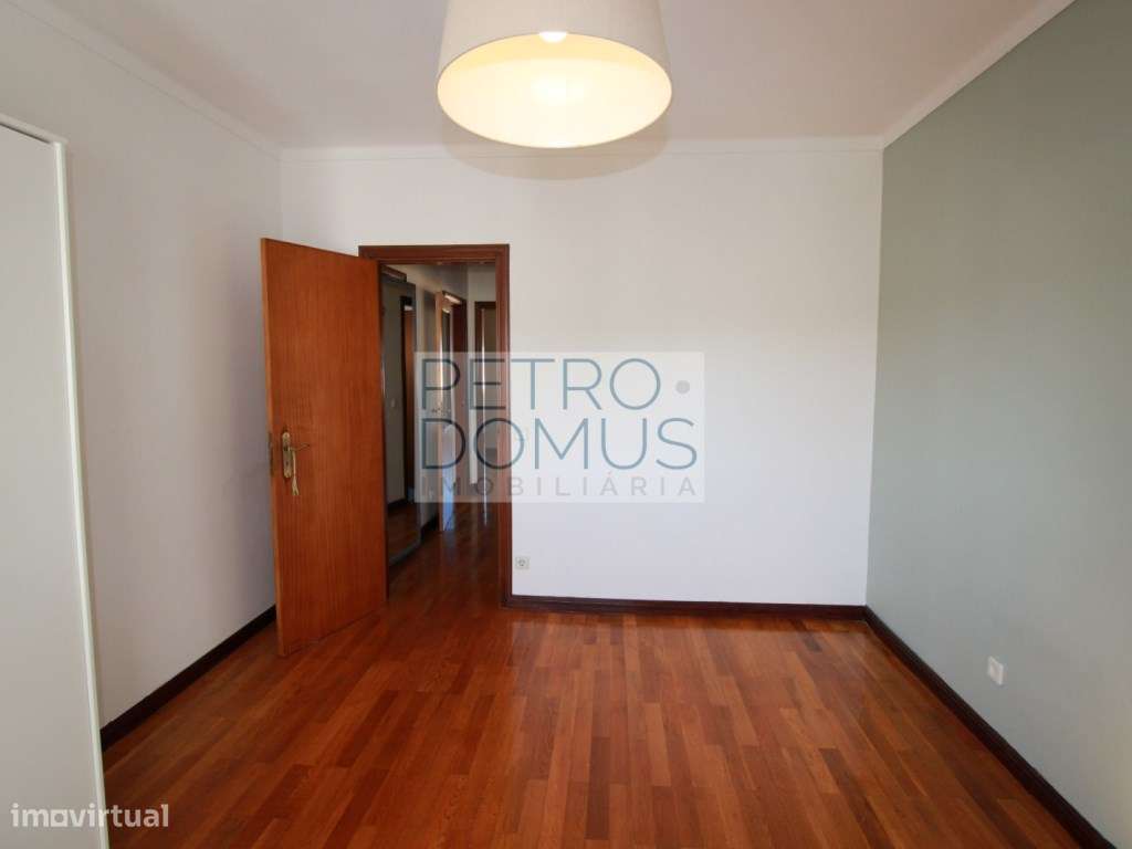 APARTAMENTO T3 | GARAGEM | VISTA CIDADE-21