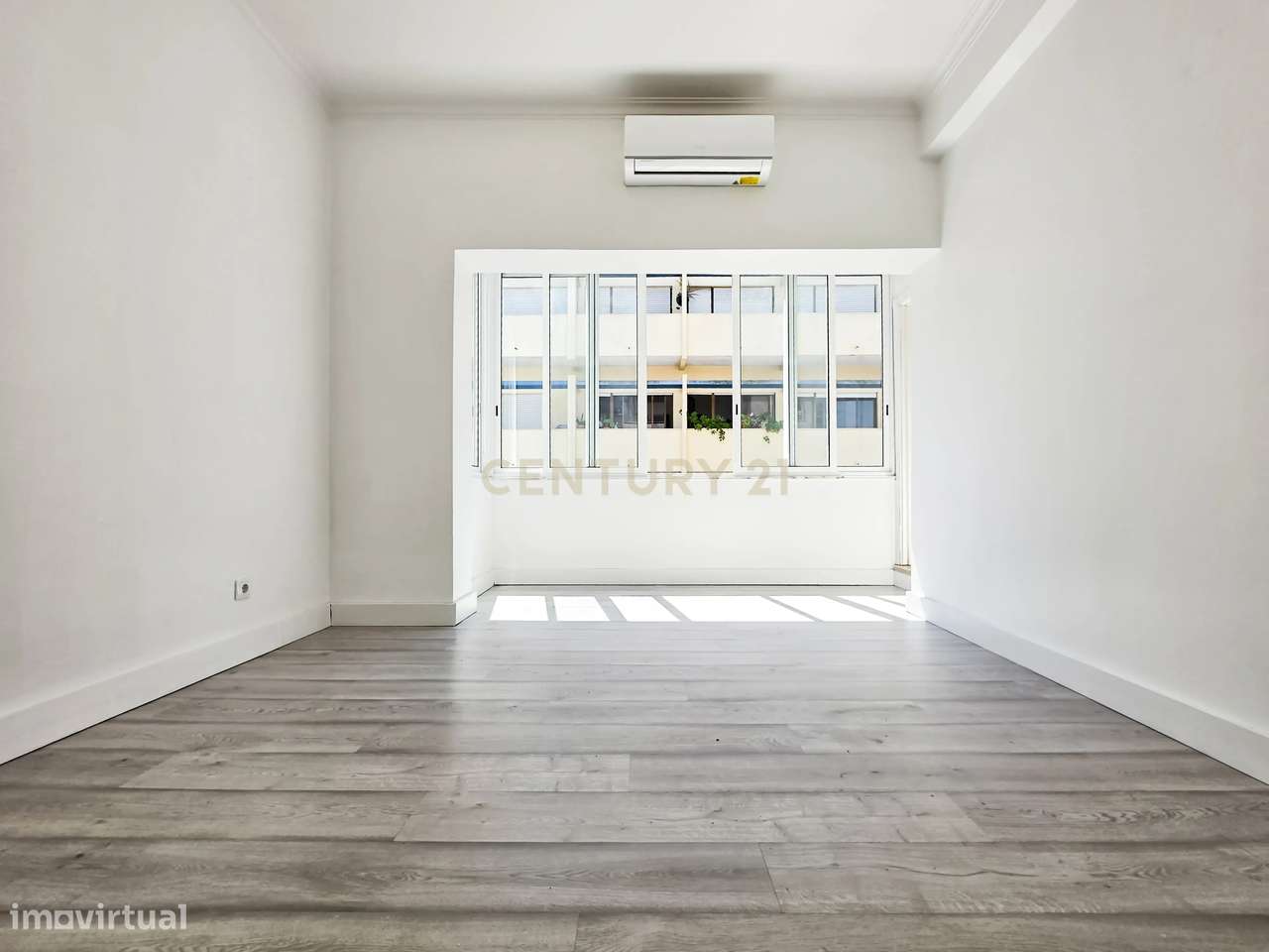 Apartamento T2 Remodelado no Barreiro – Moderno, Versátil e Pronto a H-5