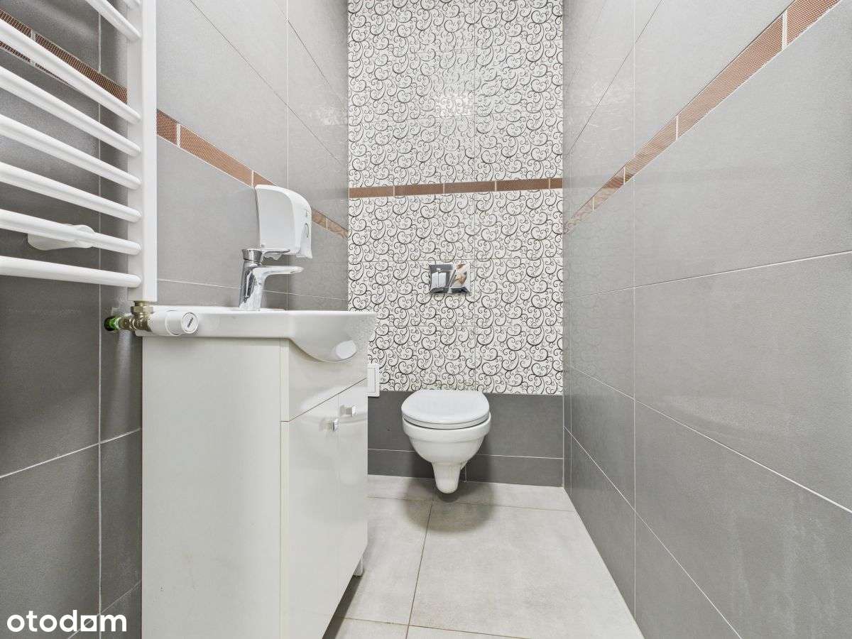 Budynek biurowo-usługowy z parkingiem-15