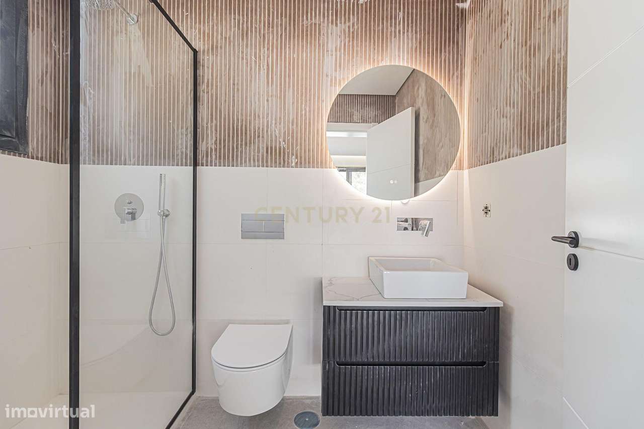 Moradia térrea com 5 suítes e piscina - Grande imagem: 5/50