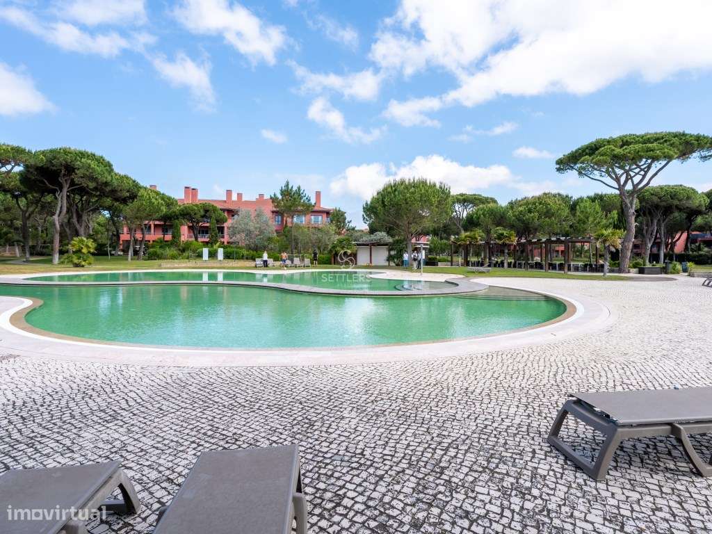 Apartamento T2 em Resort 5* na Quinta da Marinha-0