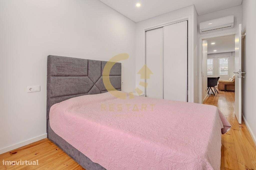 T2  Renovado para venda no Centro do Porto-13