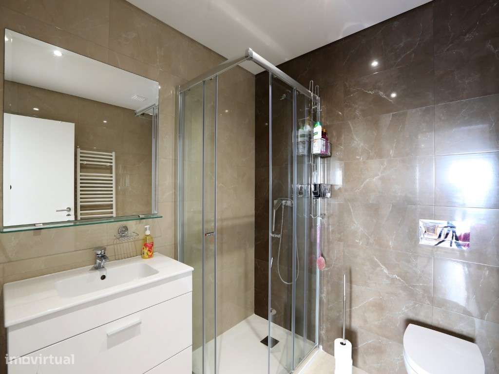 Penthouse T2 com vista panorâmica de mar e terraço privado em condo...-19