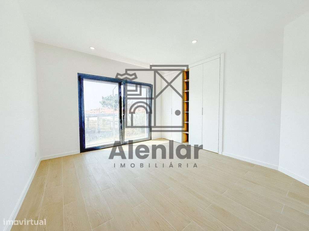 NOVA Moradia V4 a 800 metros da praia NOVA-53