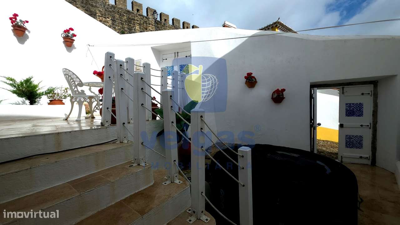 Moradia T1 renovada dentro das muralhas de Óbidos, com terraço, jardim-11