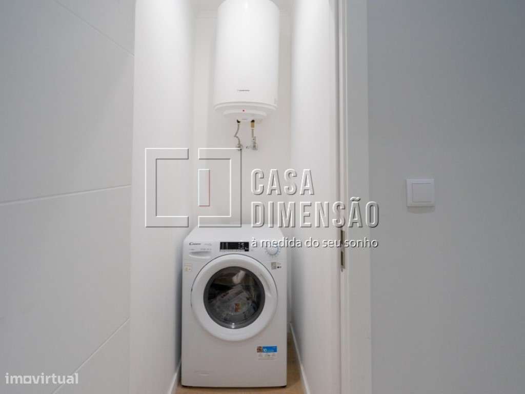 Apartamento T3 em fase de remodelação, na Amadora!!-10