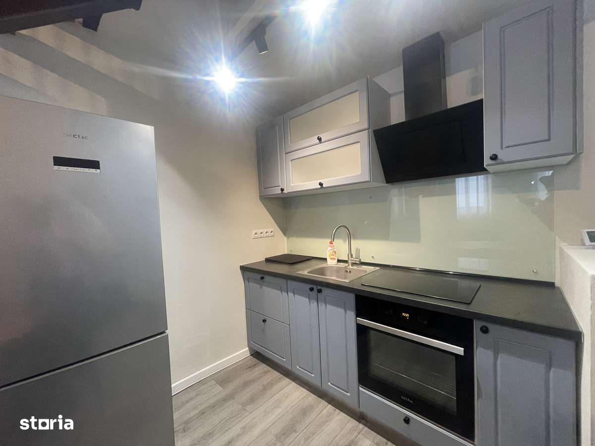 Casa nouă singur în curte acces auto 3 camere Centru Teatrul Gong - Imagine principală: 5/13