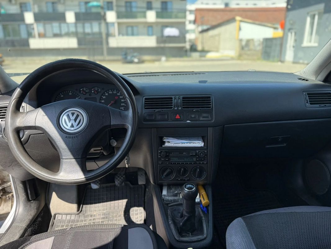 Volkswagen Bora 1.9 TDI Trendline - 5