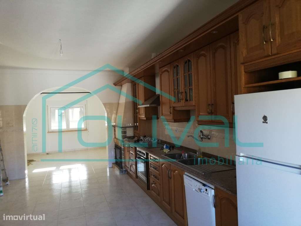 Moradia Independente com terreno, muito bem localizada com vista pa...-5