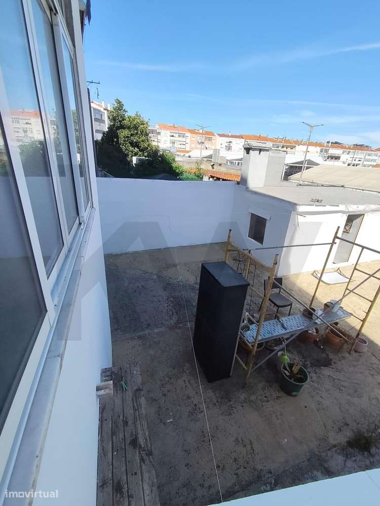 APARTAMENTO T2 TOTALMENTE REMODELADO COM LOGRADOURO – CRUZ DE PAU-10