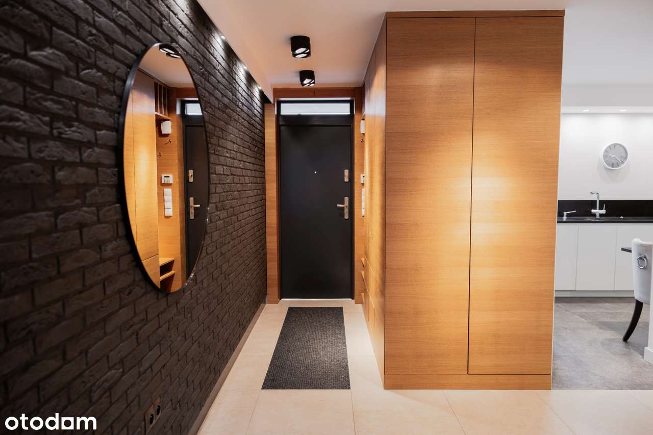 Przestronny dom z garażem i balkonem w mieście - Pełny obrazek: 4/15