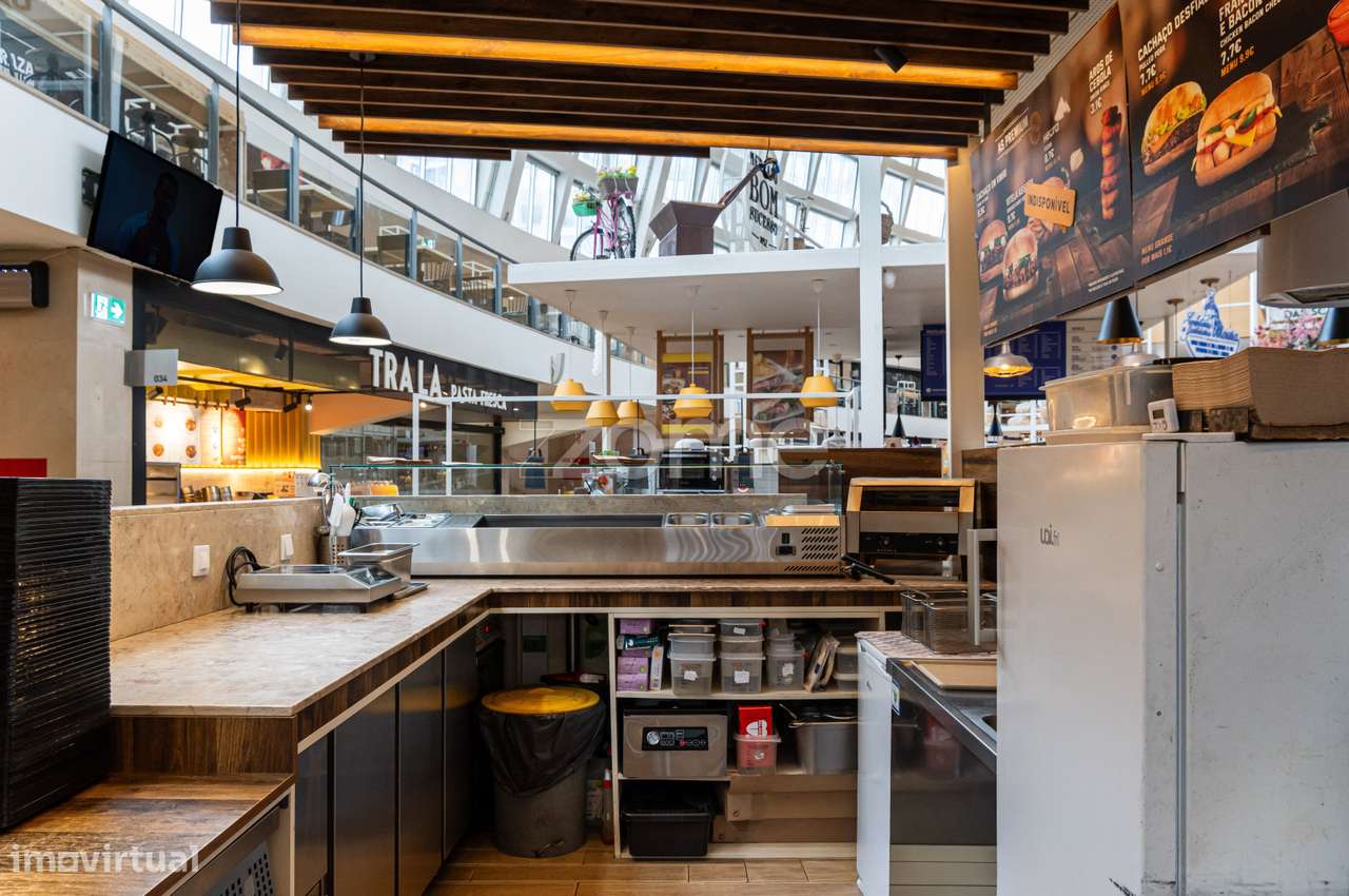 Trespasse de Banca de restauração no Mercado do Bom Sucesso - Grande imagem: 3/21