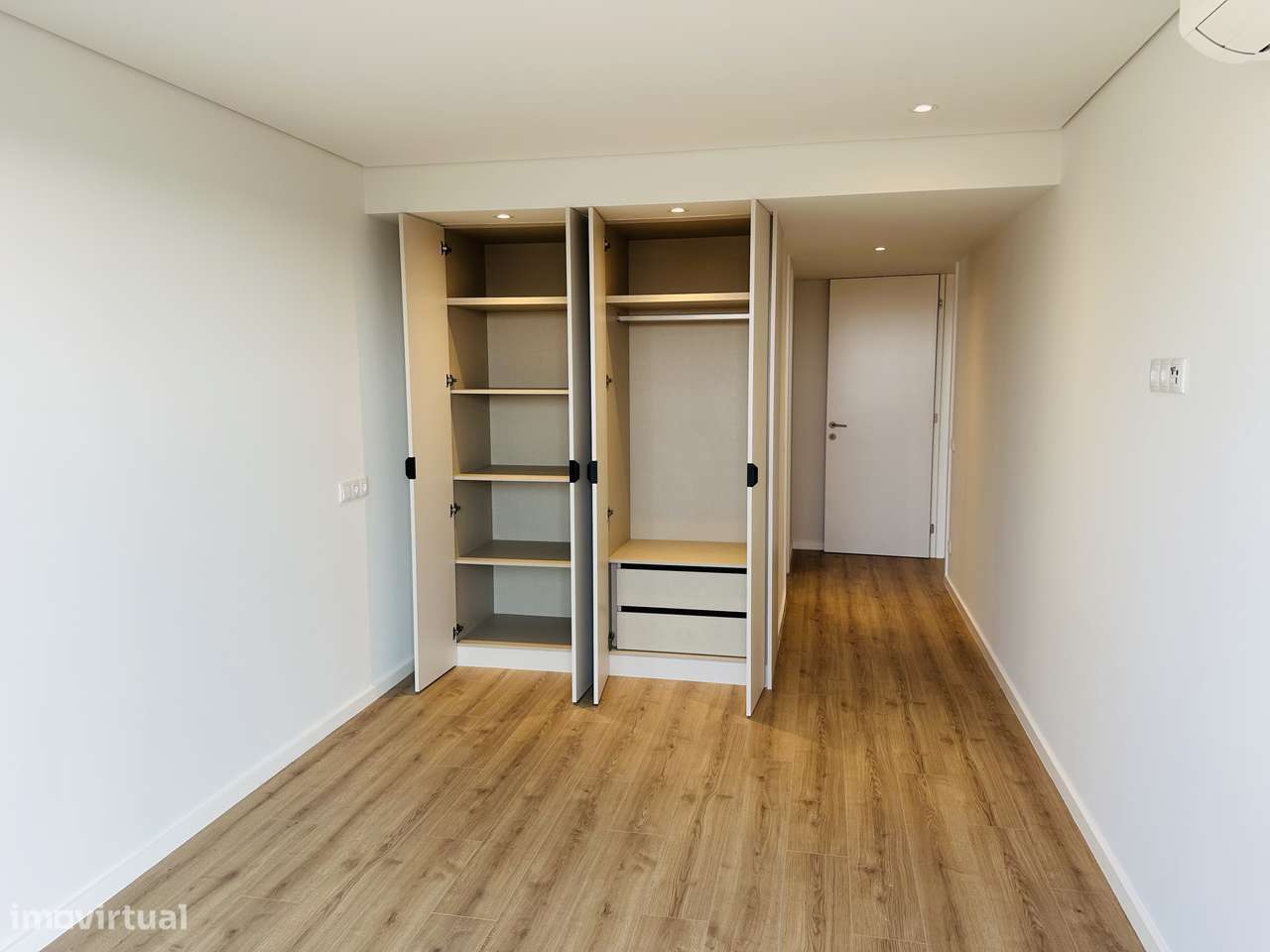 T2 luminoso com 2 estacionamentos (última fração disponível)-10