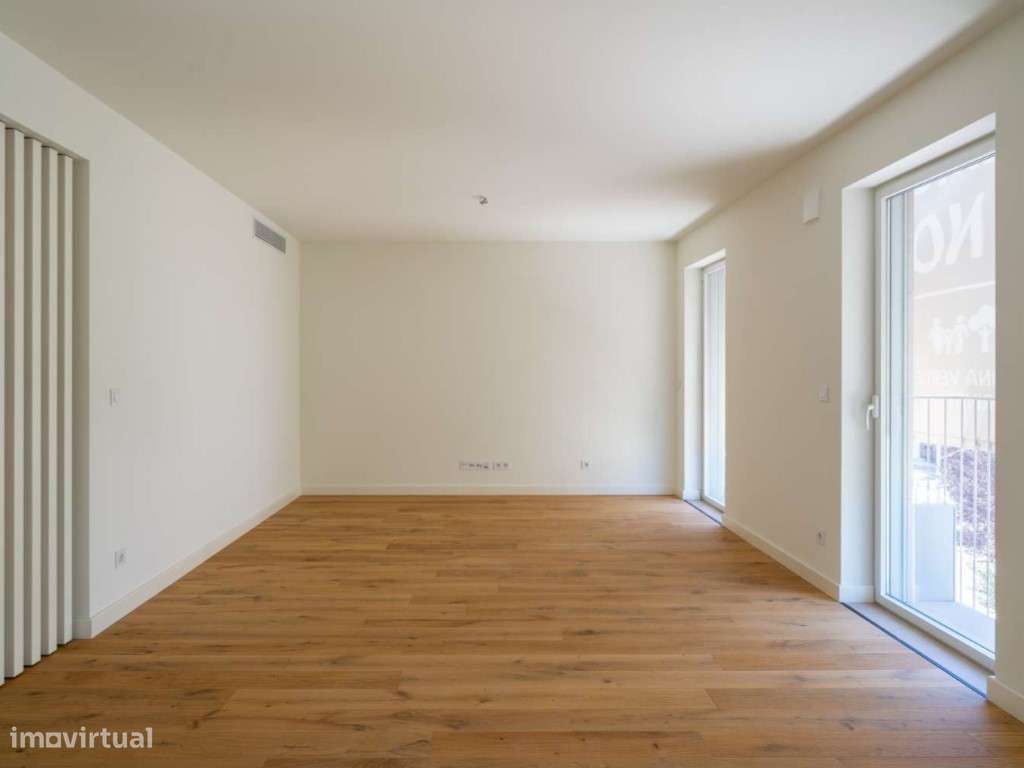 Apartamento T2 com estacionamento e vista sobre jardim no Areeiro - Grande imagem: 4/28