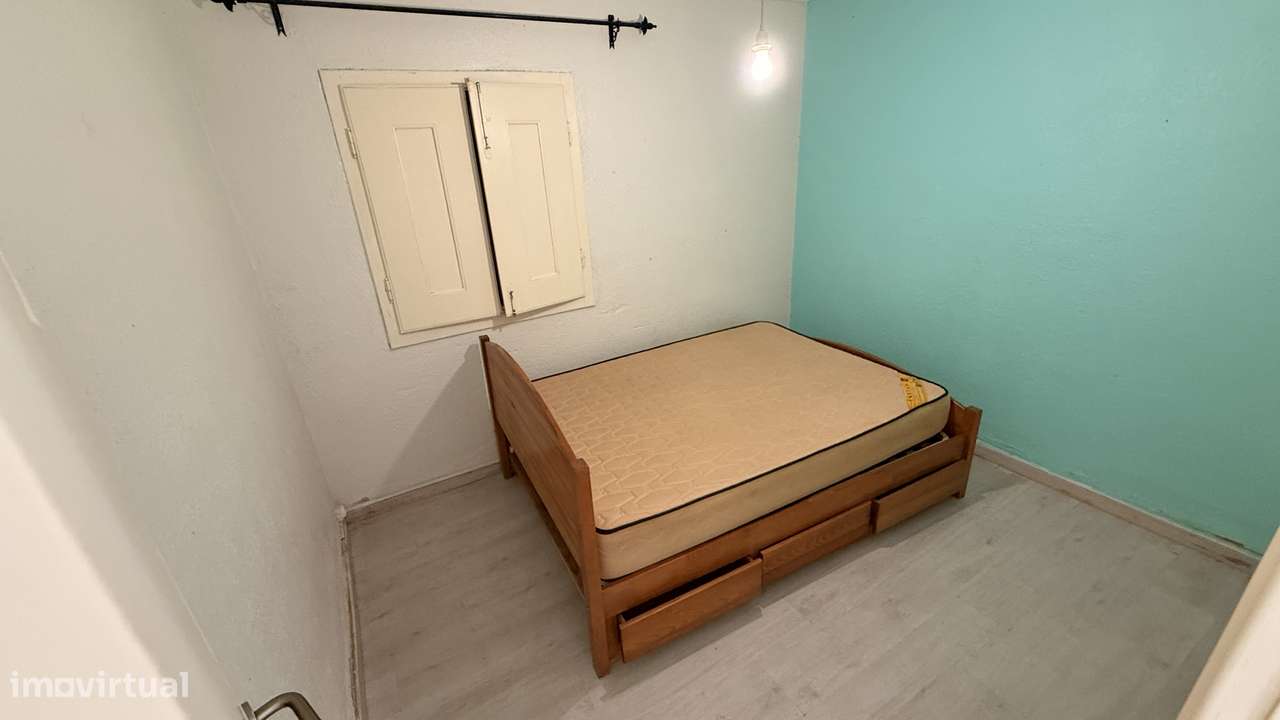 Moradia Térrea T4 no Cartaxo com Potencial de Duas Habitações - Grande imagem: 5/31