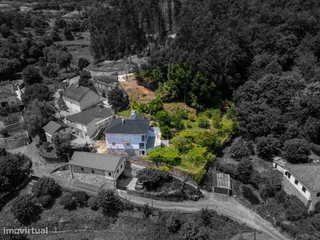 Moradia Bi-Familiar - Grande imagem: 4/6