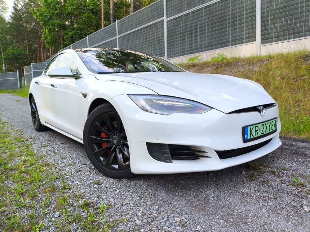 Tesla Model S 2016