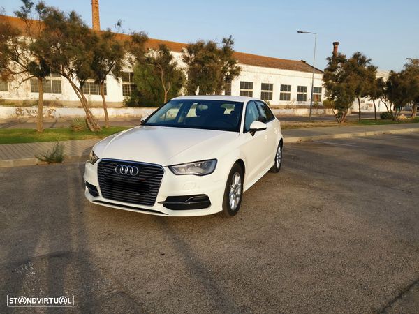 Audi A3 Sportback - 1