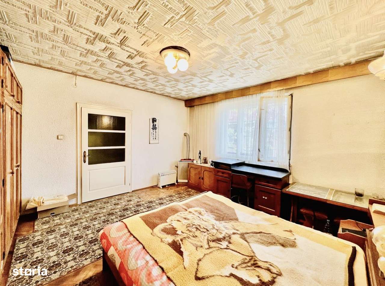 Casa in Lazaret, curte mare,  la cheie, garaj, curte individuala - Imagine principală: 5/12