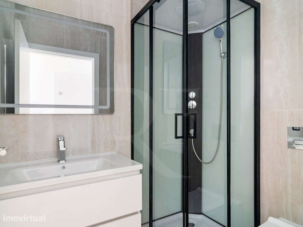 Elegante T2 Contemporâneo no 2.º Andar - Anjos 49-16