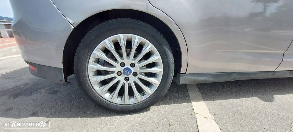 Ford Grand C-Max - 22