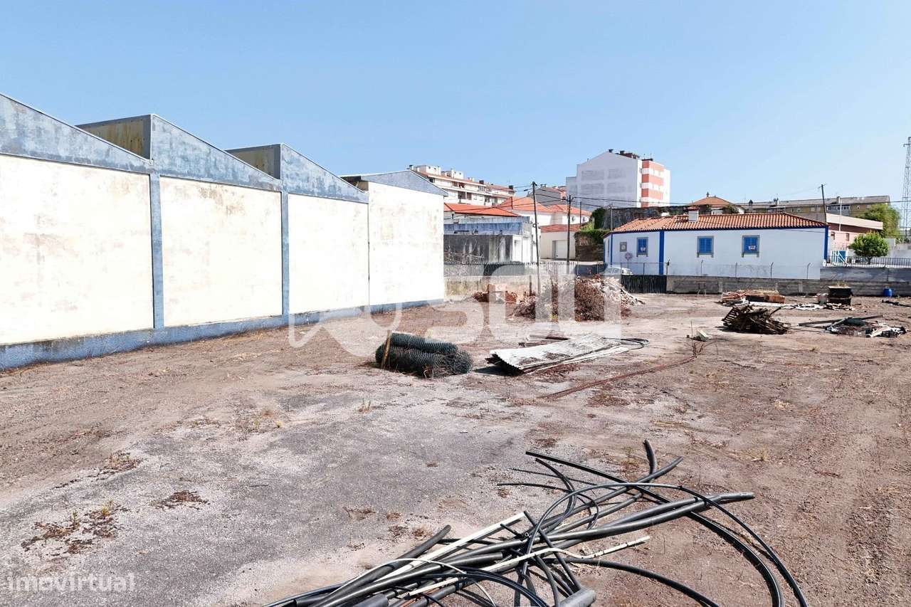 Vende-se Lote junto à N109 com ABC de 1.550m2 - Grande imagem: 4/8