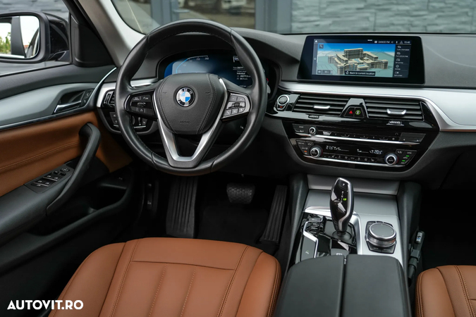 BMW Seria 5 520i AT - 8