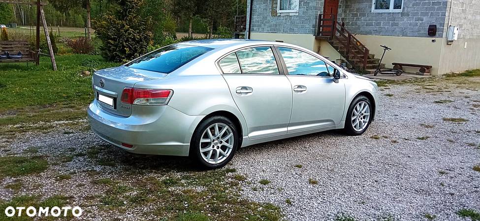 Toyota Avensis 1.8 Sol - 6