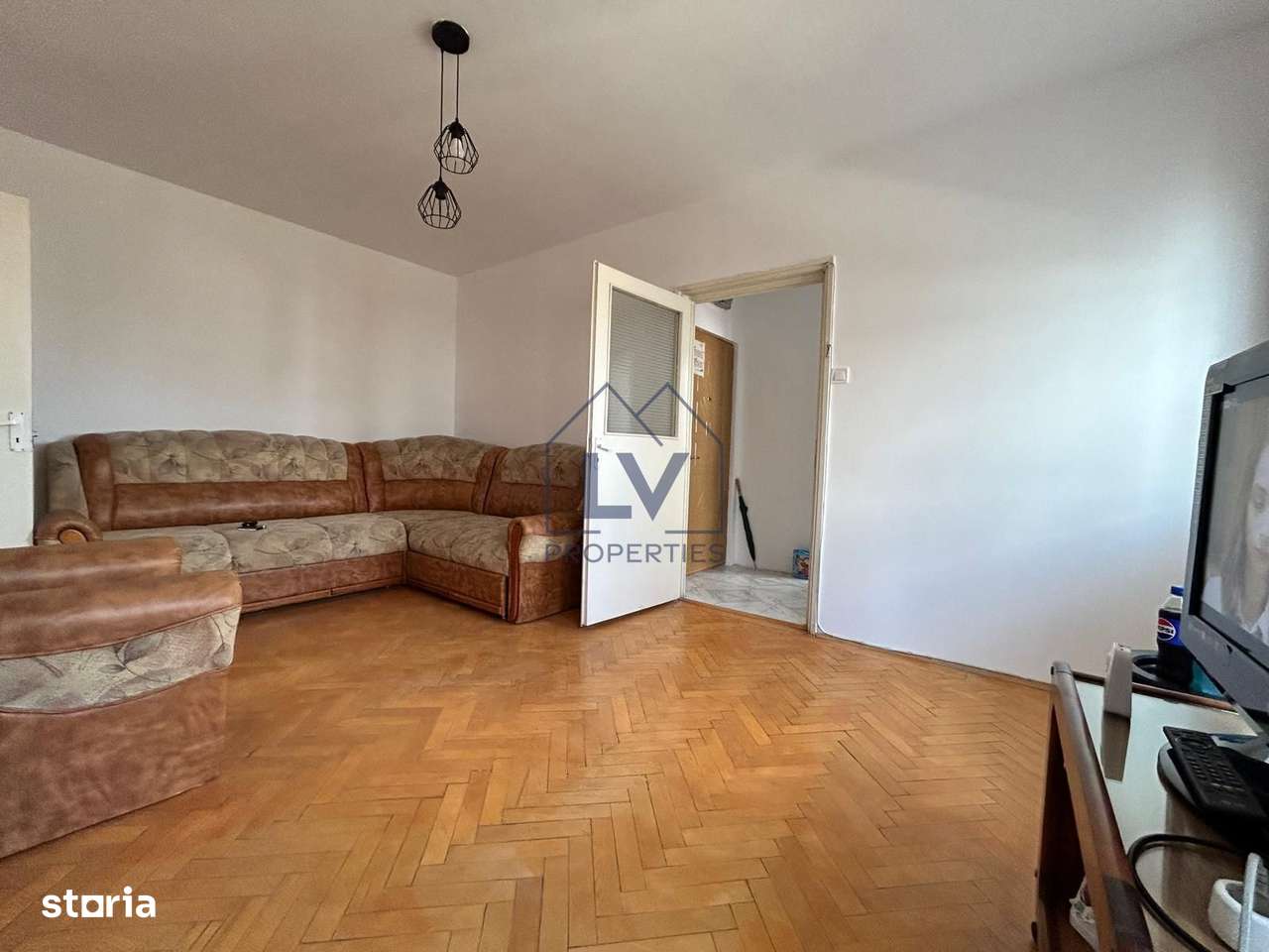 VANZARE APARTAMENT 2 CAMERE + BALCON | ZONA DOMENII-1