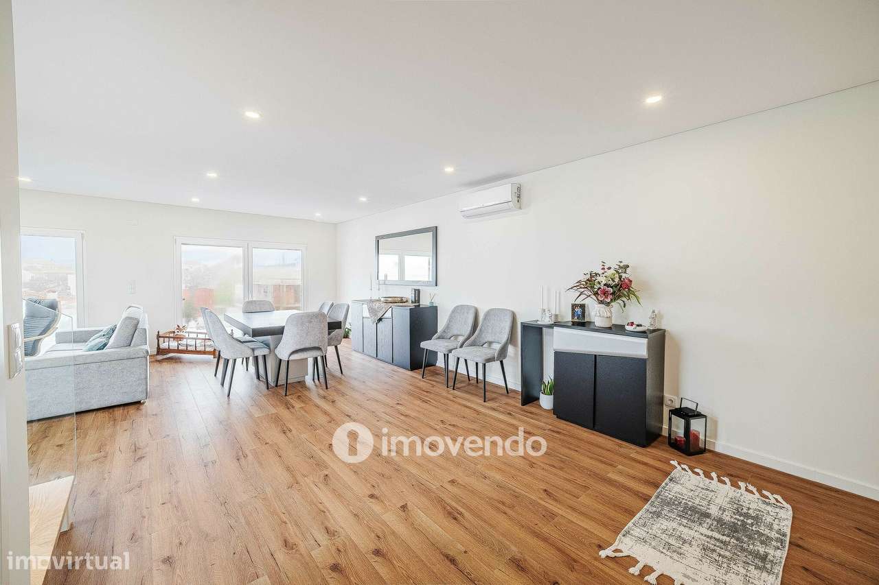 Moradia T3+1 moderna e exclusiva, com garagem e jardim, em Porto Salvo - Grande imagem: 3/60