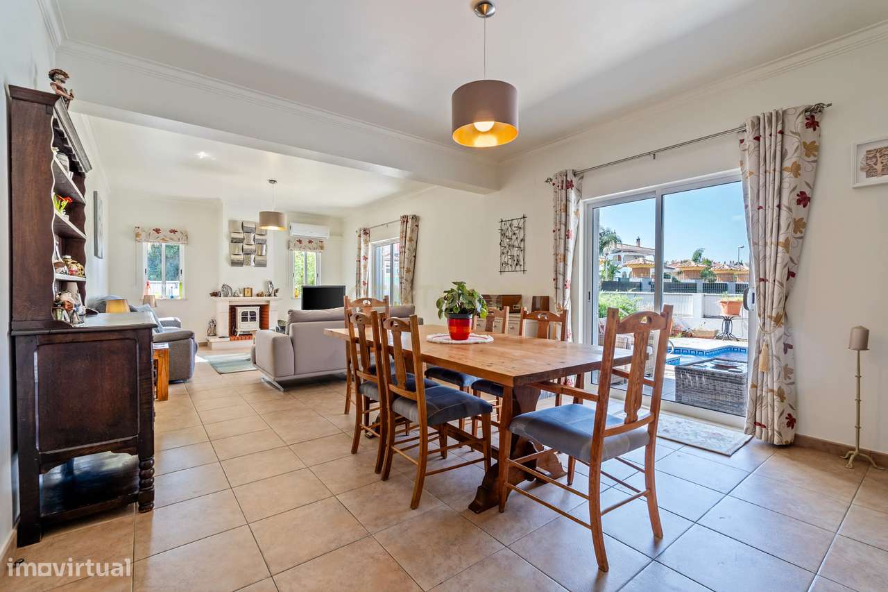 Moradia térrea T3 com jardim vedado, piscina e estacionamento no própr - Grande imagem: 5/37