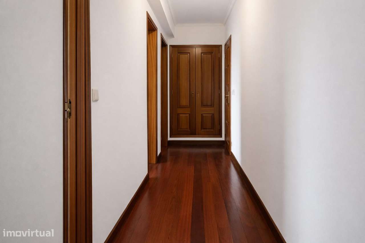 T3 COM VARANDA E VISTA RIA | GARAGEM E ARRUMOS | BARROCAS - AVEIRO - Grande imagem: 4/20