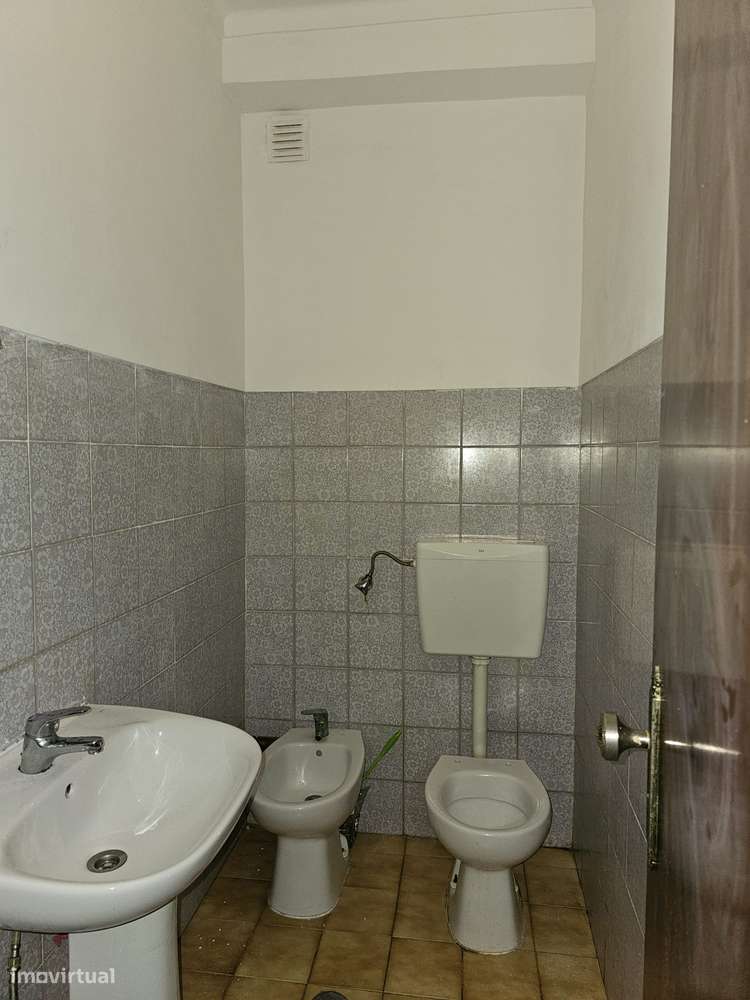 ARRENDA-SE T3 – Entroncamento (Rés do Chão | Centro da Cidade) - Grande imagem: 5/7