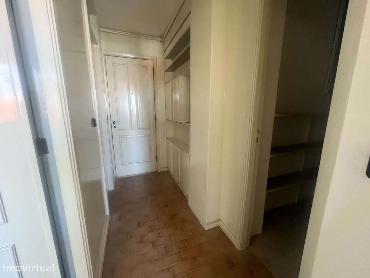Apartamento T1 no centro do Porto com garagem-6
