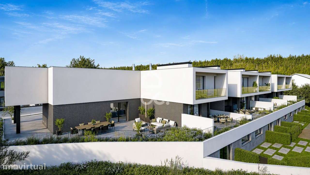 Moradia T3+1 nova, com jardim e terraço, em condomínio privativo com p-8