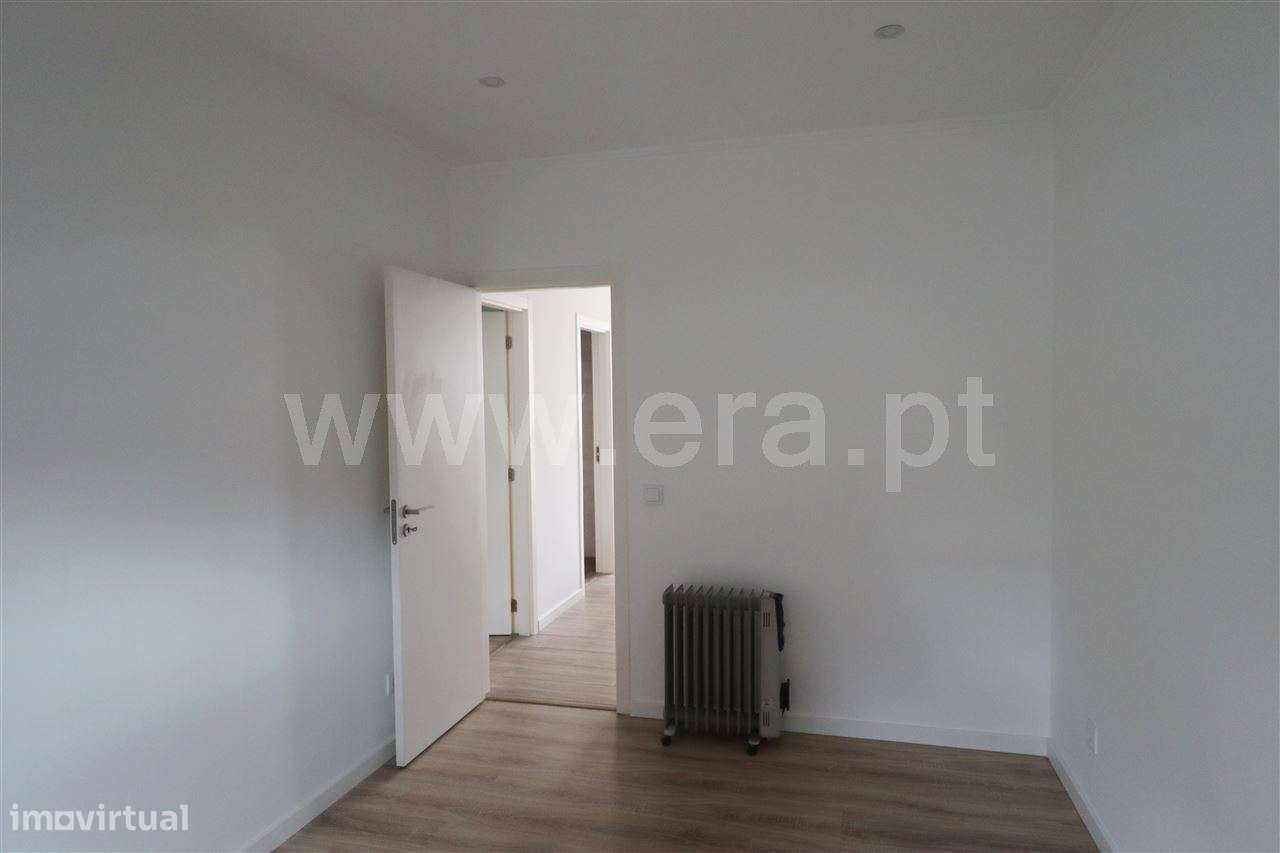 APARTAMENTO T2 COM QUINTAL; CRUZ DE PAU-12
